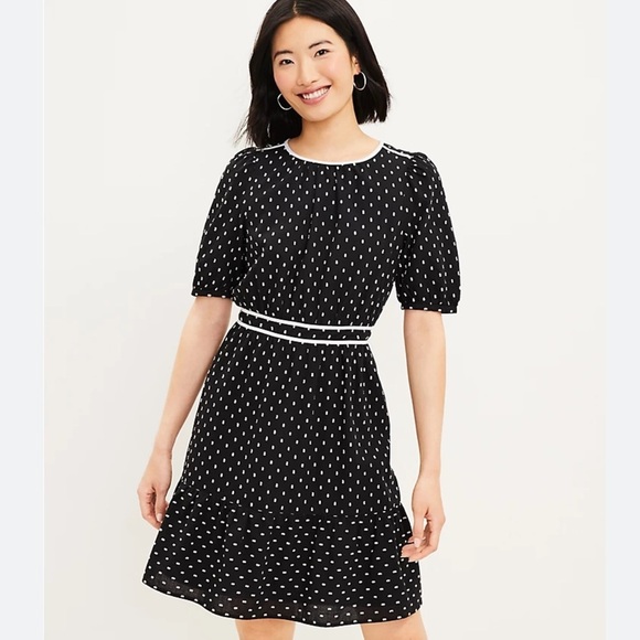 LOFT Dresses & Skirts - Loft Clip Flounce A Line Dress Black size 10P Parisian feminine cottage